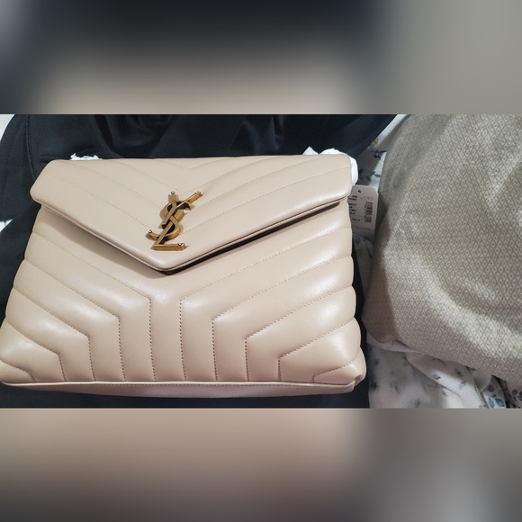 Authentic YSL LOULOU - Picture 2 of 2